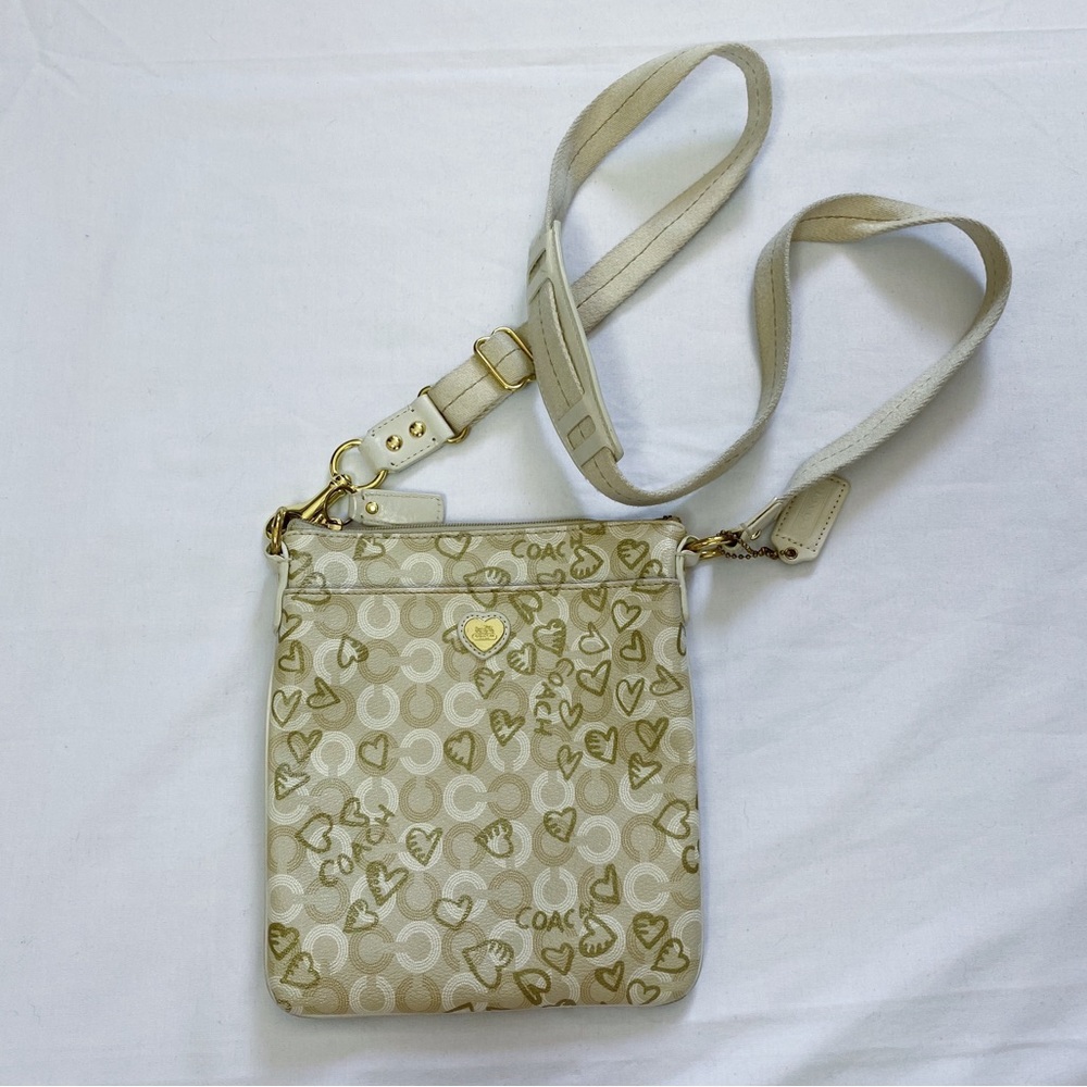 Coach cream leather crossbody bag from 2000s with gold hardware